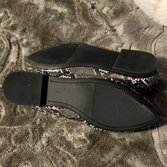 Old navy faux snake skin flats. - Picture 6 of 6